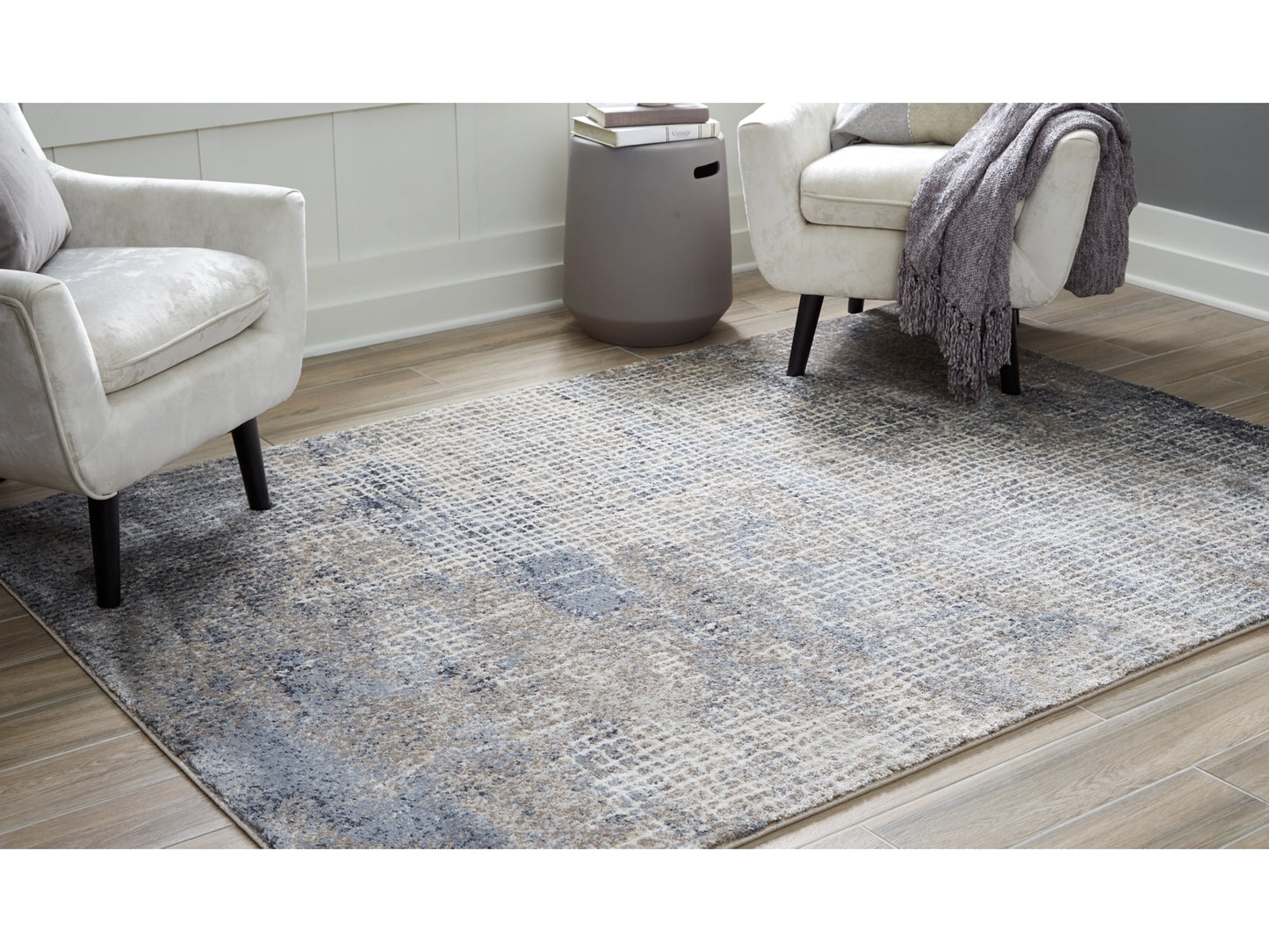 Brookhall Rug 5'3" x 7'3" R406102